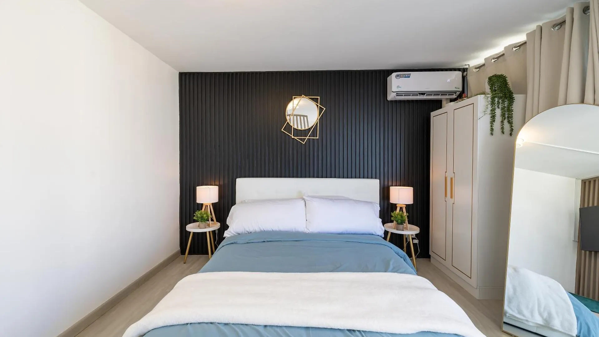Stylish, Newly Renovated Condo Near Waikiki Beach! Honolulu United States