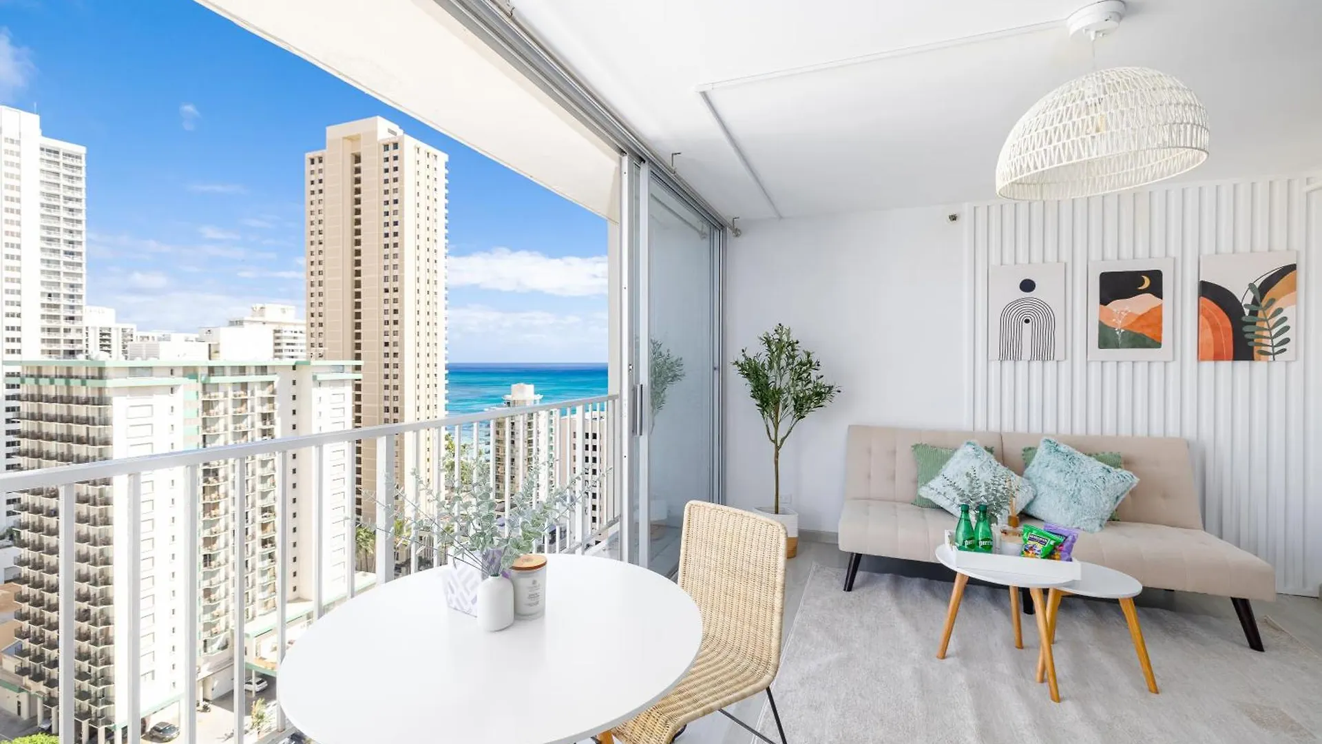 Stylish, Newly Renovated Condo Near Waikiki Beach! Honolulu 0*,